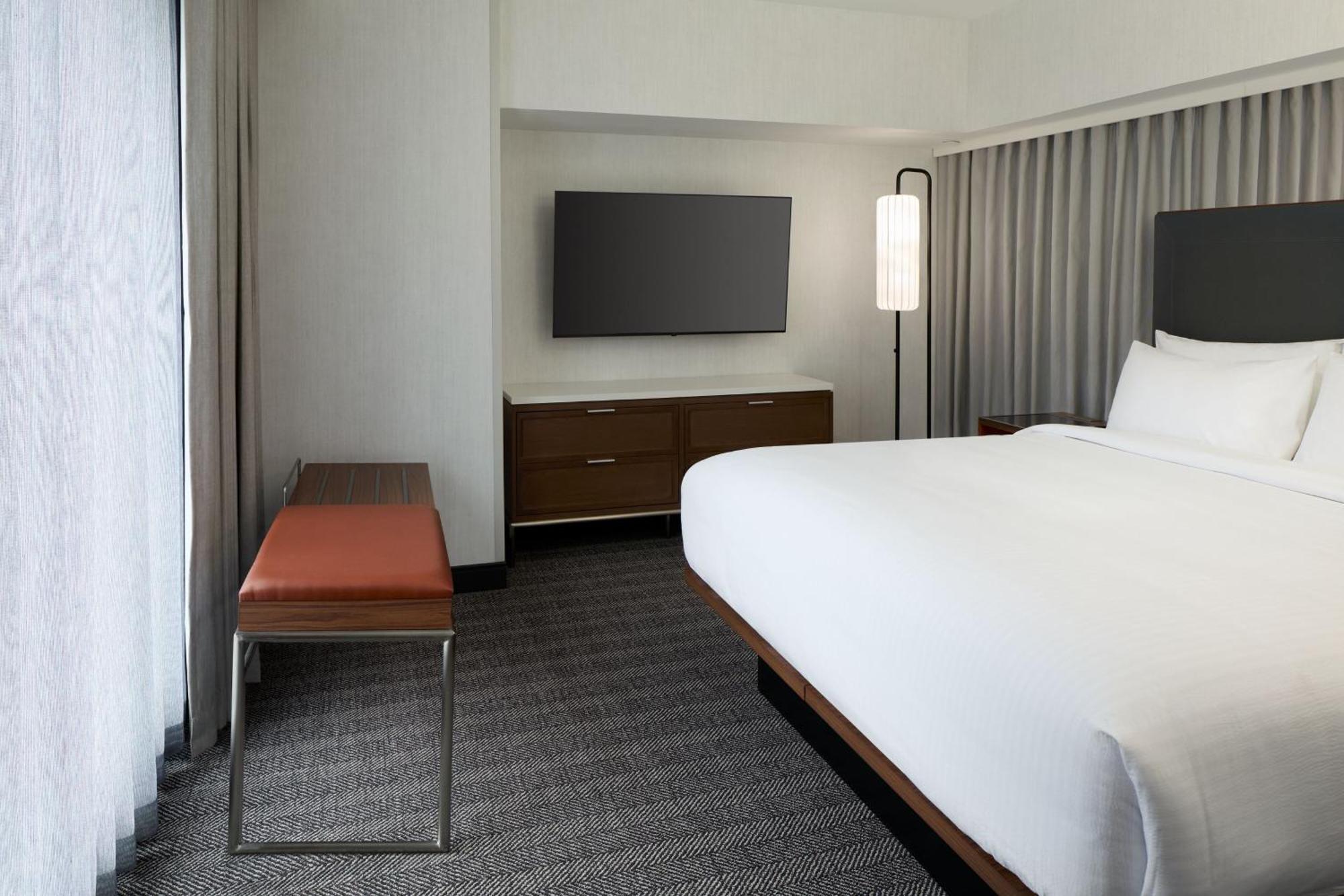 Courtyard By Marriott Montreal Laval Ξενοδοχείο Εξωτερικό φωτογραφία