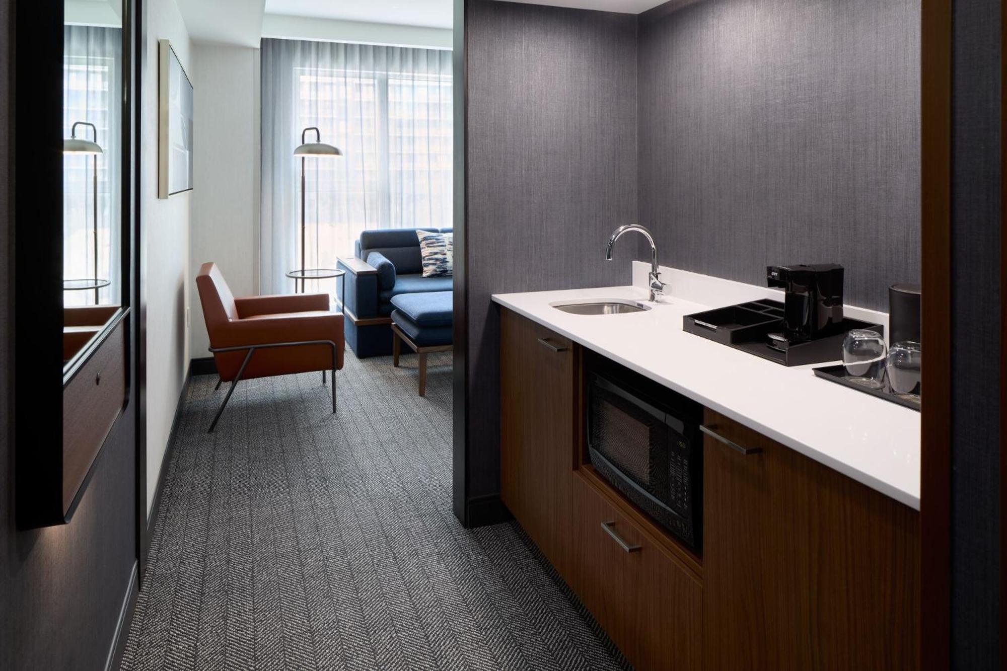Courtyard By Marriott Montreal Laval Ξενοδοχείο Εξωτερικό φωτογραφία