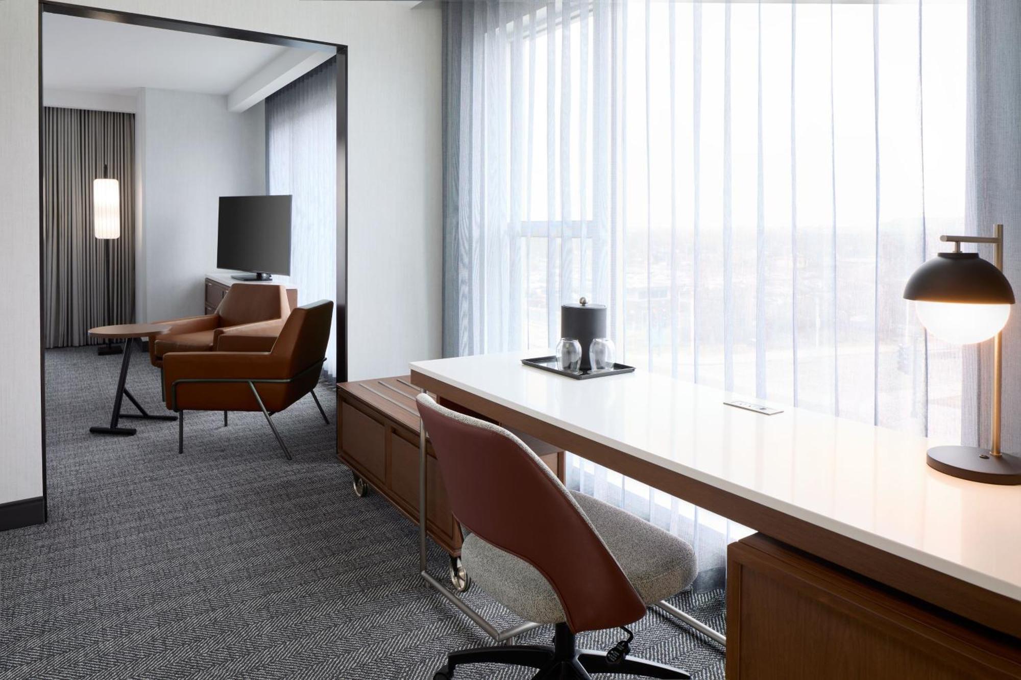Courtyard By Marriott Montreal Laval Ξενοδοχείο Εξωτερικό φωτογραφία