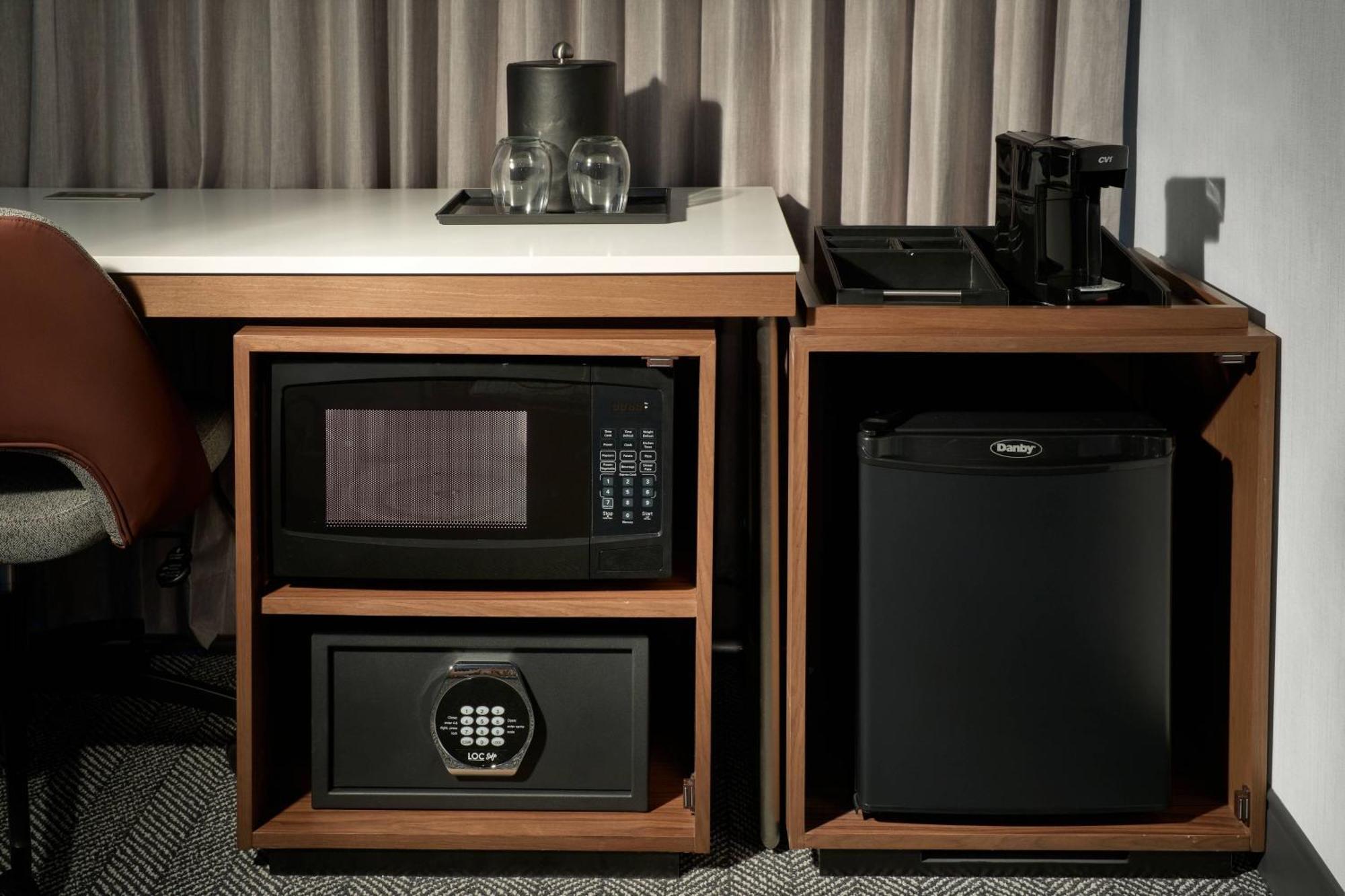 Courtyard By Marriott Montreal Laval Ξενοδοχείο Εξωτερικό φωτογραφία