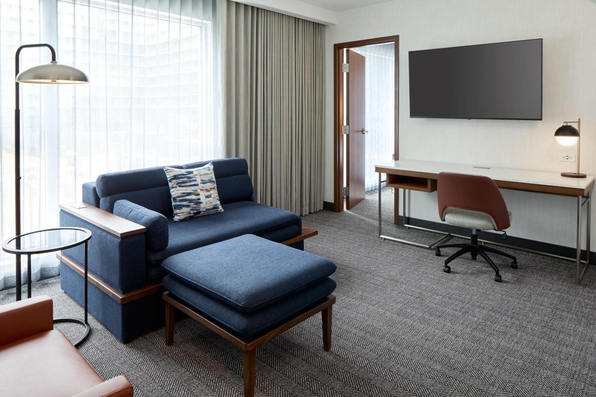 Courtyard By Marriott Montreal Laval Ξενοδοχείο Εξωτερικό φωτογραφία