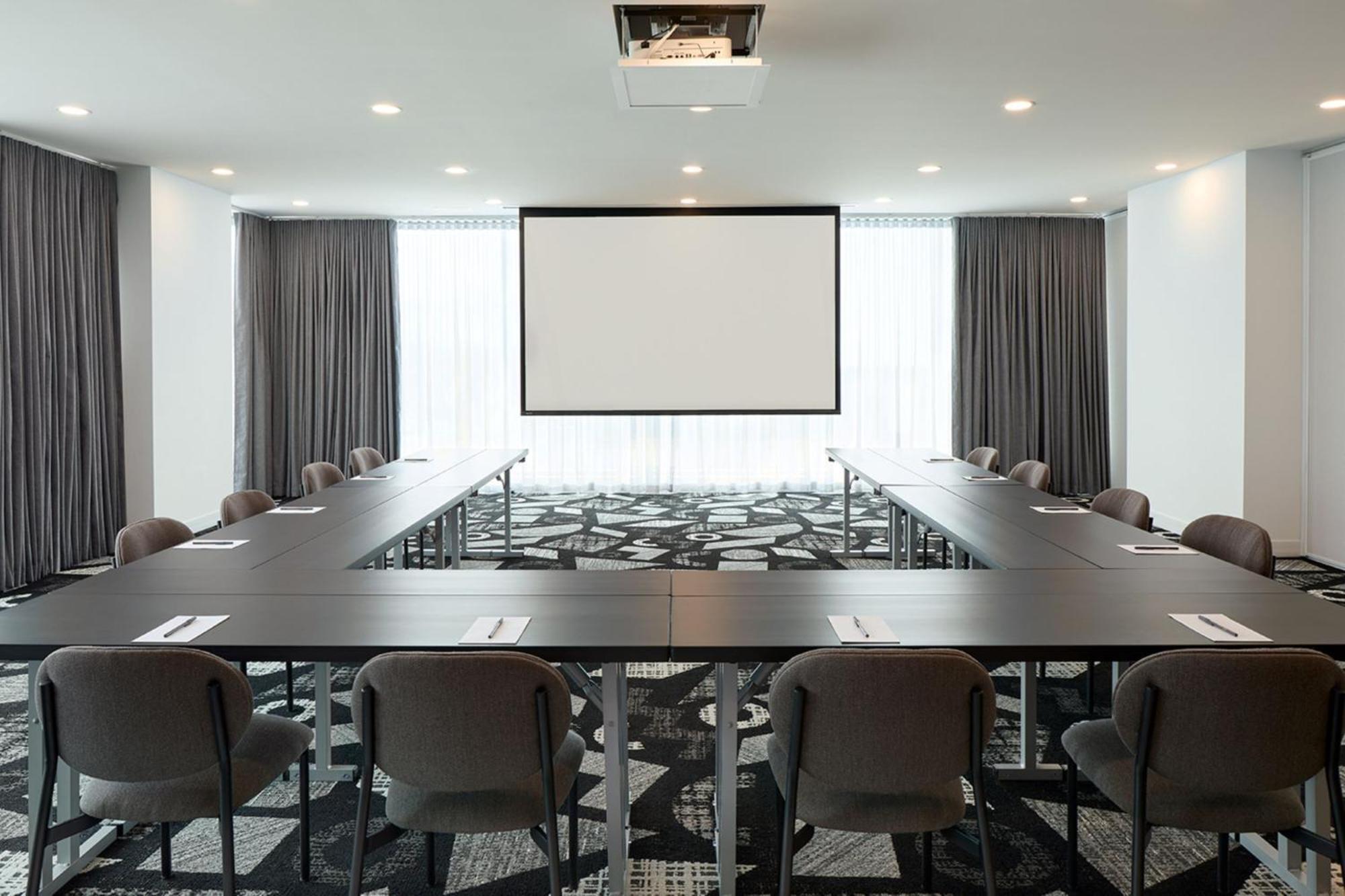 Courtyard By Marriott Montreal Laval Ξενοδοχείο Εξωτερικό φωτογραφία